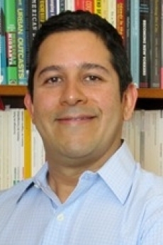 Ernesto Castaneda headshot
